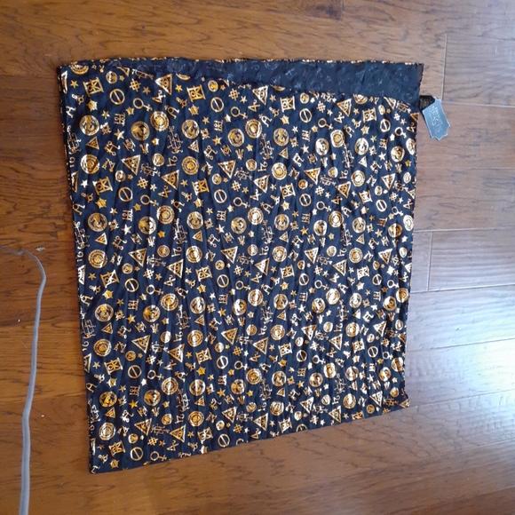 GORGEOUS NWT Fantastic Beasts 36"x70" Whimsical Long Scarf - Picture 4 of 4